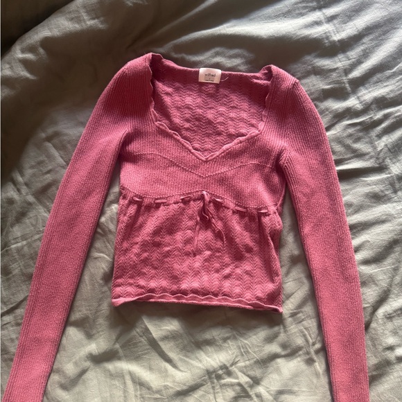 Wilfred Sweaters - Wilfred Soloist Sweetheart Neckline Sweater in Pink